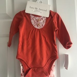 New Baby 3 piece set bodysuit pant and hat Catherine Malandrino